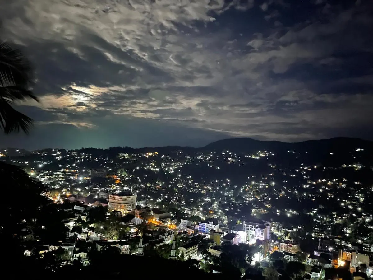 The SkyDeck Kandy Privatunterkunft
